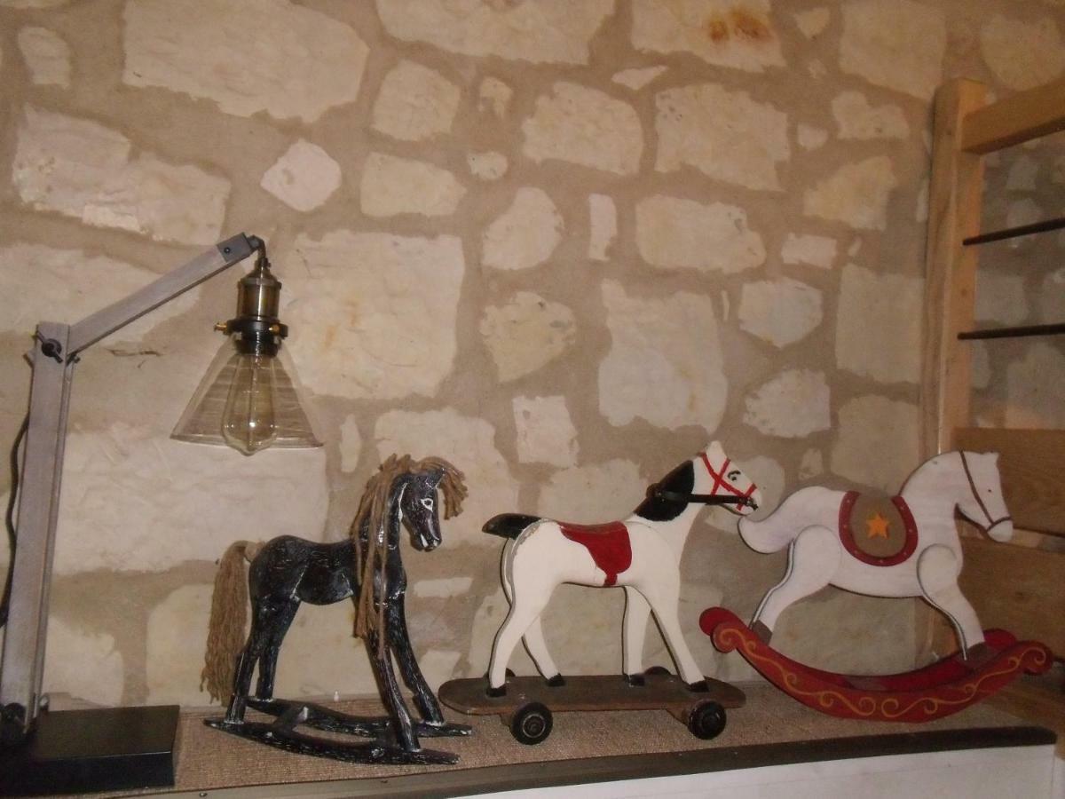 הוילה Longué La Tour Du Grand Boust מראה חיצוני תמונה